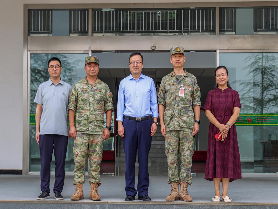 学工处处长陈繁