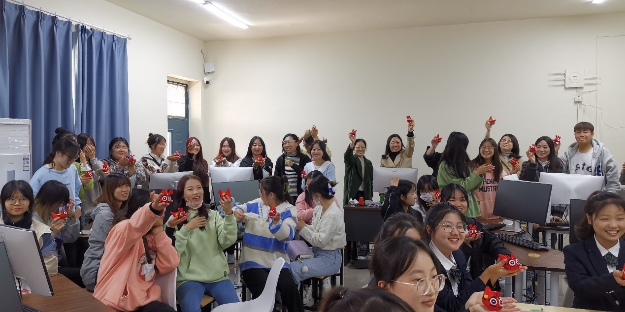 非物质文化遗产第五代传人张振华老师及